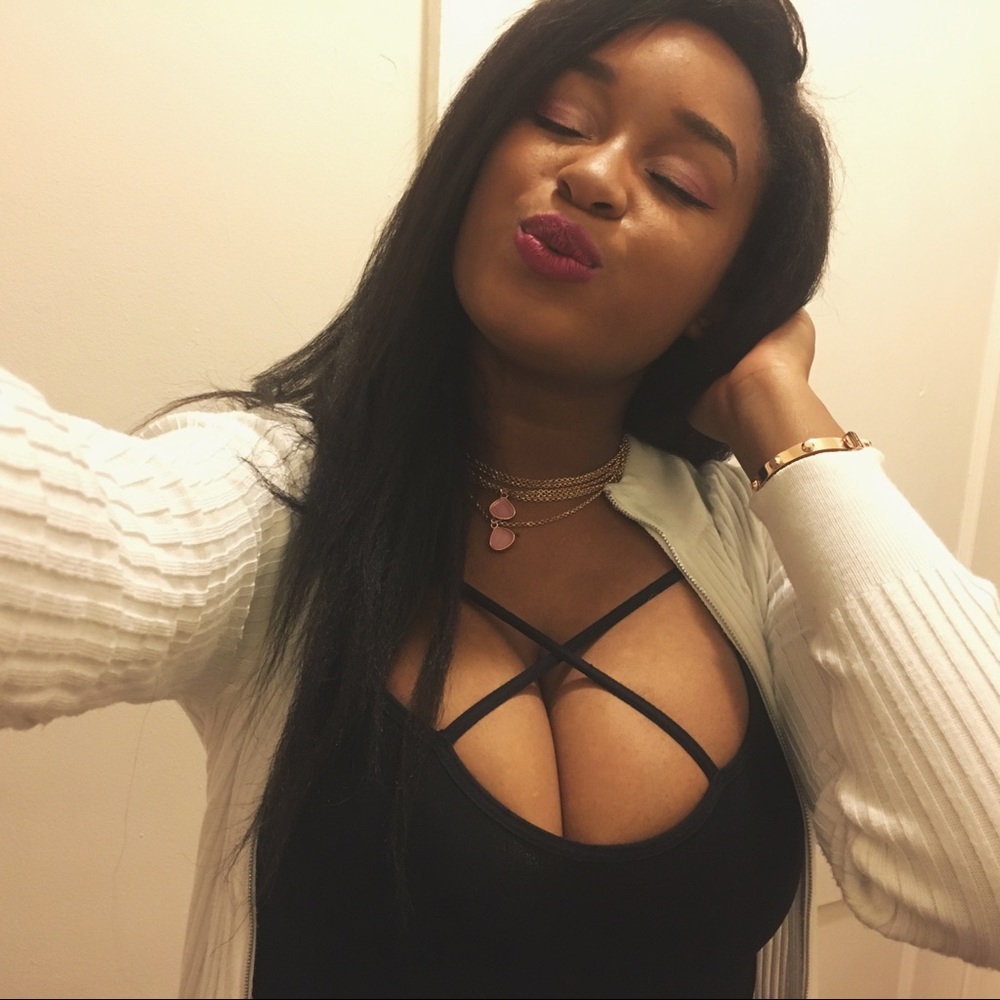 Meet your Posher, Liz